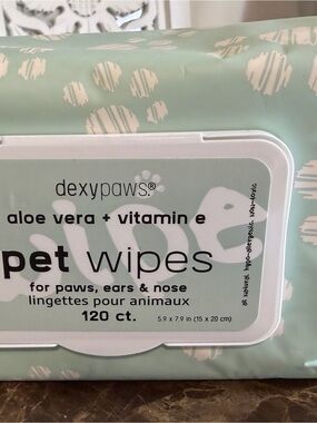 Aloe Vera + Vitamin E Pet Wipes — Mint Green